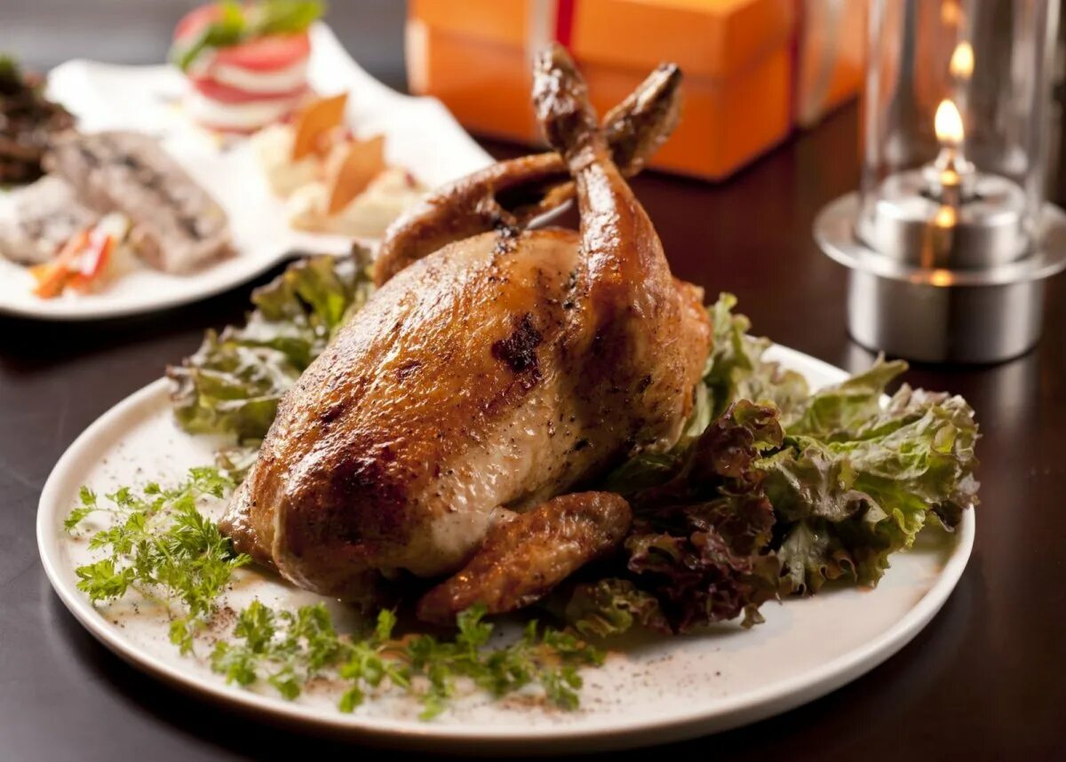 Блюда из курицы. Мясные блюда из птицы. Цыпленок с овощами. Гусь фаршированный рисом. Куры гриль.