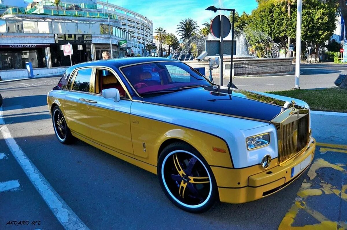 Роллс ройс тюнинг. Золотой роллс ройс. золотой rolls royce phantom. rolls-royce phantom тюнингованный. тюнингованный роллс ройс фантом.