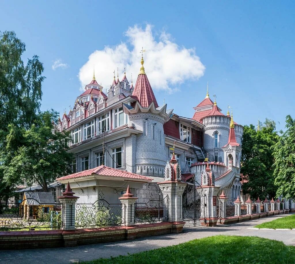 Детский сад обыкновенное чудо йошкар-ола. Школа обыкновенное чудо в йошкар-оле. Школа йошкар ола замок. Школа № 5 "обыкновенное чудо". Школа йошкар ола замок.