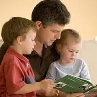 Папы читают детям
