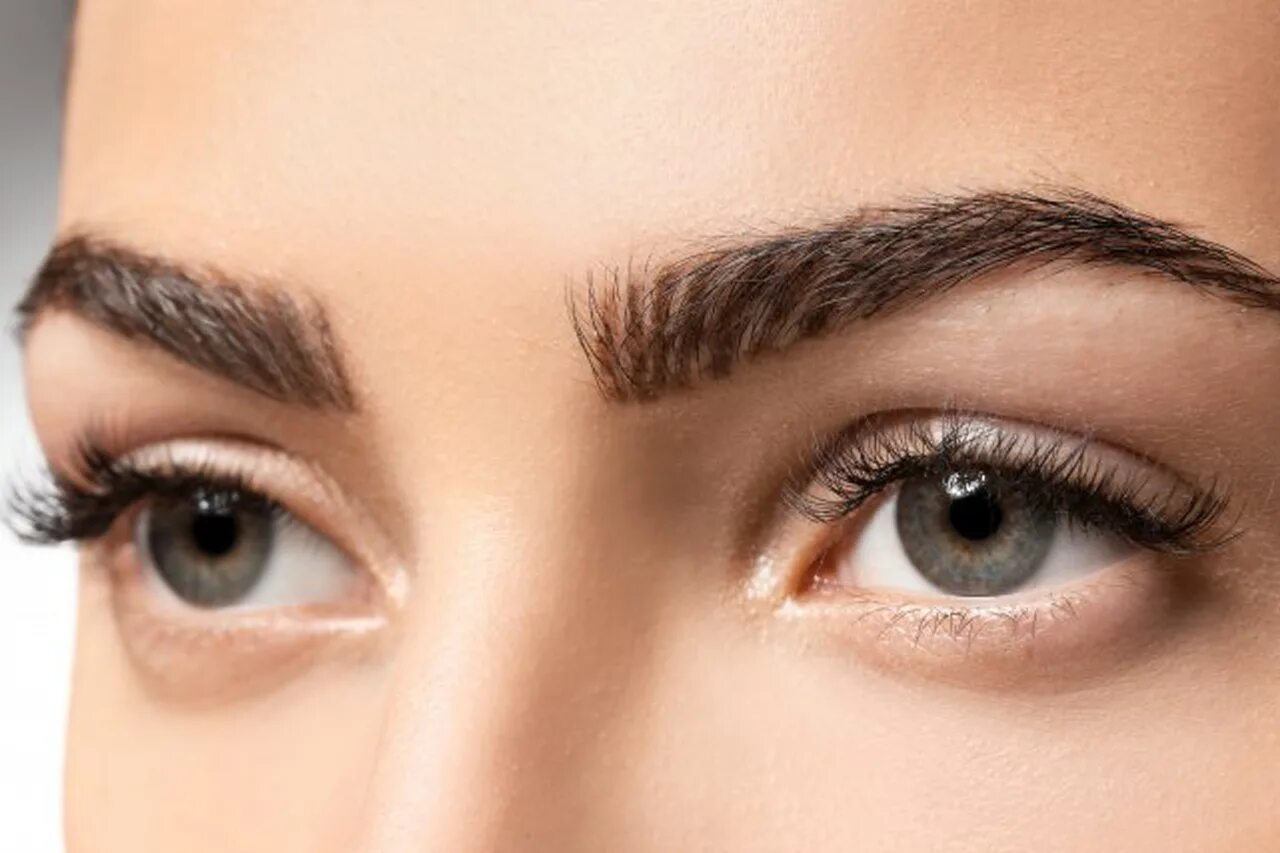 Brows московская. Красивые брови. Перманентный макияж бровей. Красивая форма бровей перманентный макияж. Коррекция бровей.