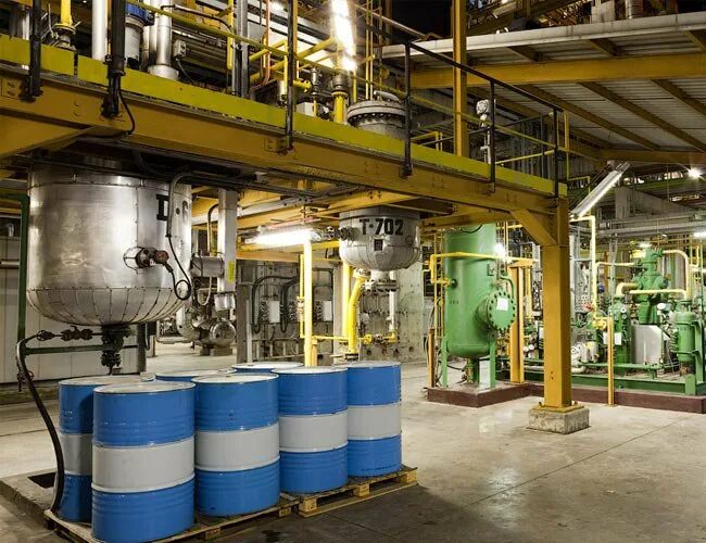 Центрифуга оборудование нефтепереработка. Утилизация отработанных масел. Мини оборудование для переработки отработанных масел. Мини нпз для отработанного масла. Переработка масел оборудования.