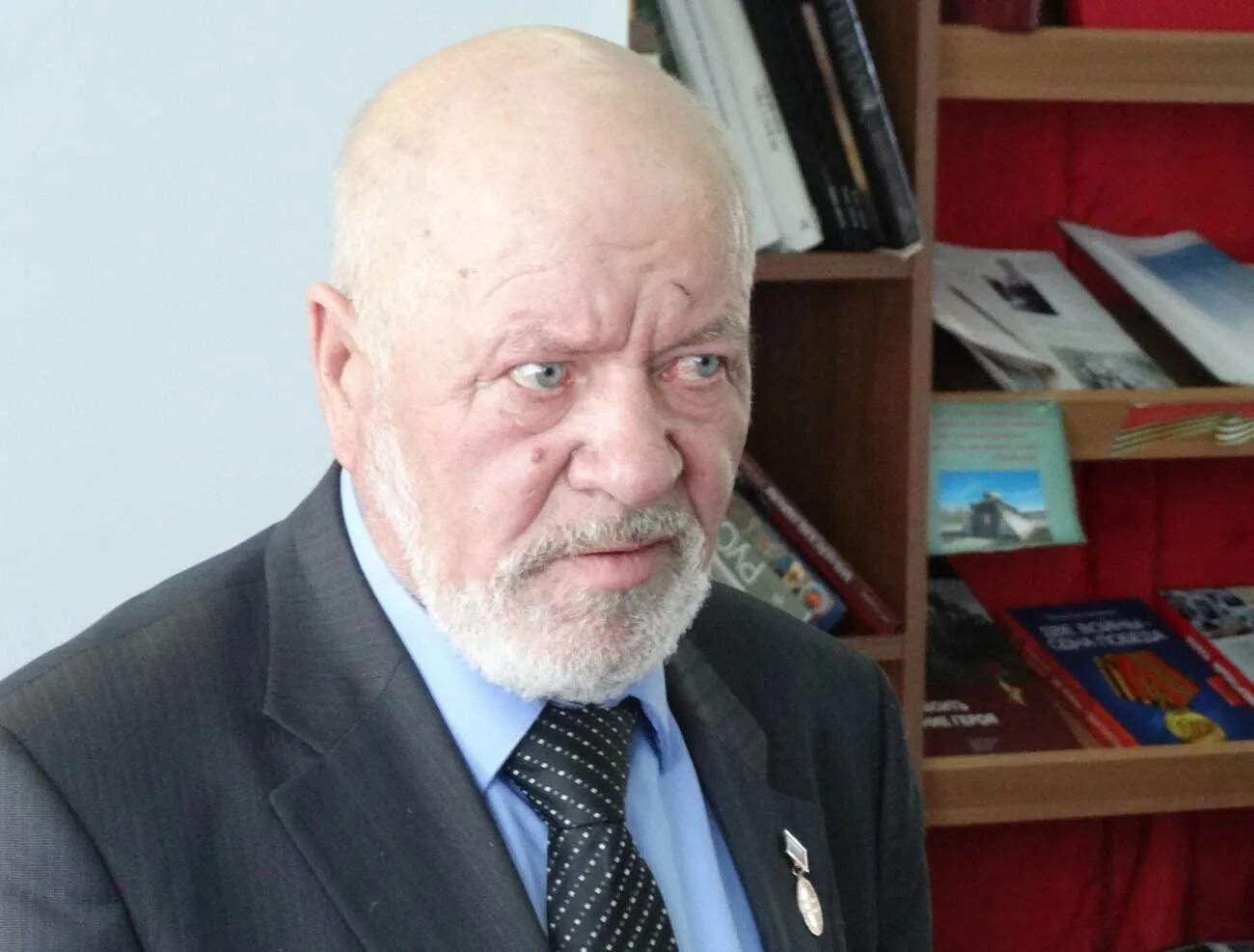 Красноярск писатель стрельцов. Красноярский писатель гайдук. Писатели красноярского края. Лисовский красноярский писатель. Красноярский писатель участник евразийского движения.