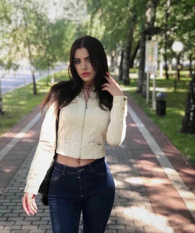 Одинокие девушки балашихи. Девушка г. Девушки из балашихи. Анастасия баснар. Город балашиха девушка.