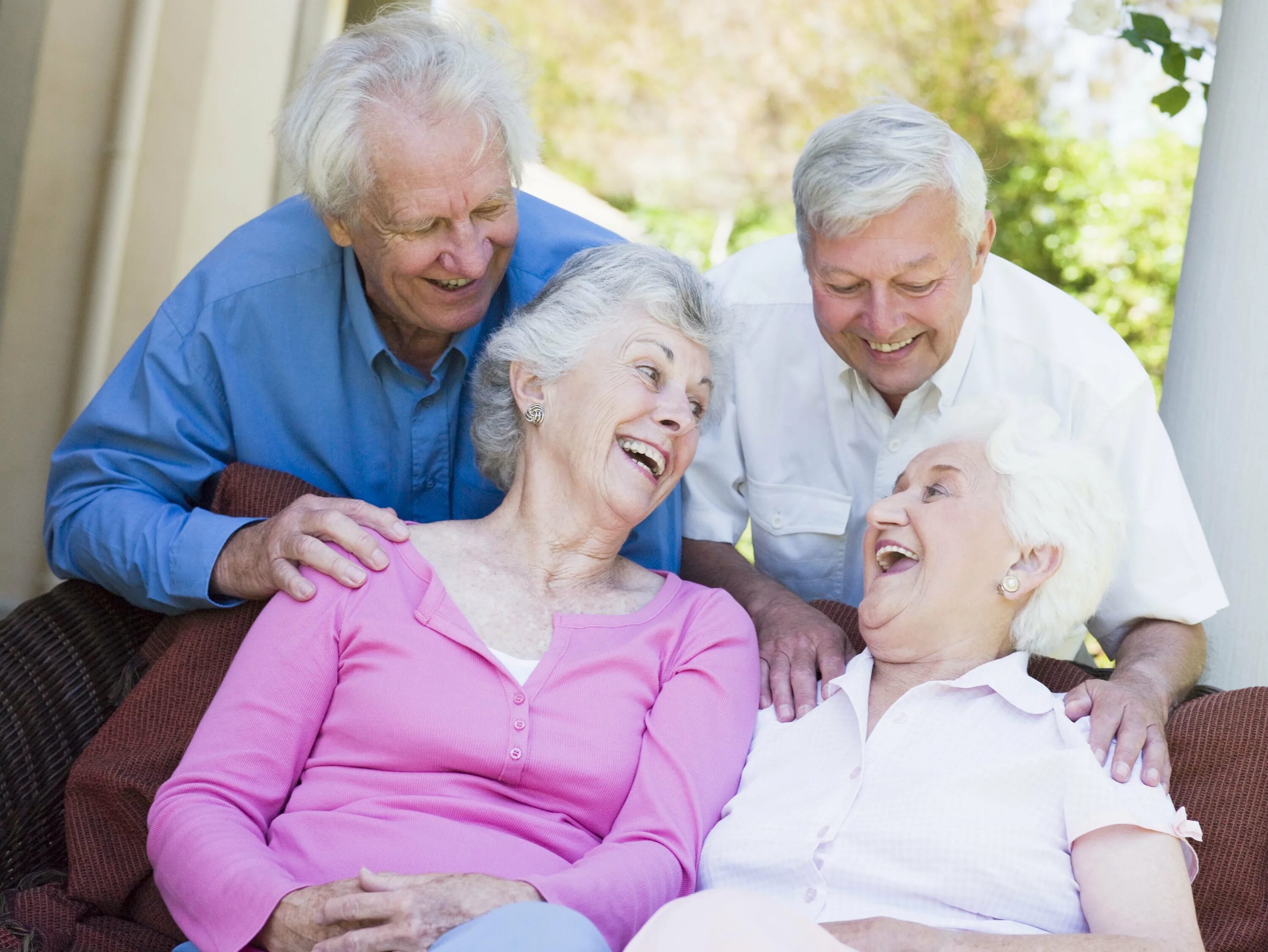 Проблемы старшего поколения поколений. Пожилые люди. Счастливые пенсионеры. Счастливые старики. Радостные пожилые люди.