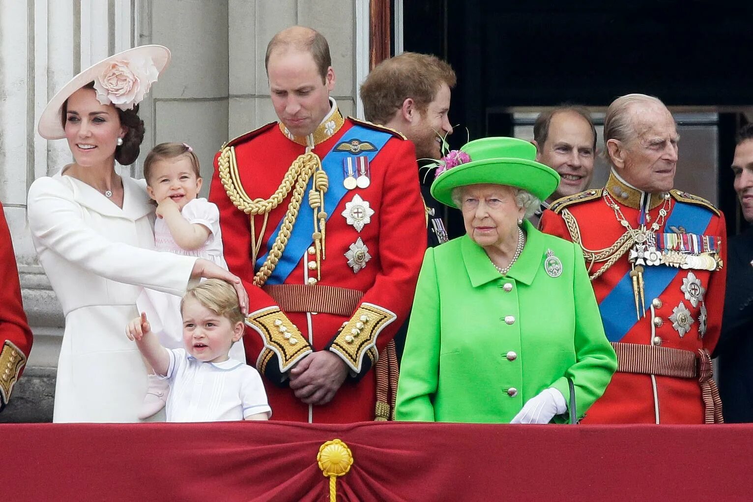 Queen Elizabeth 2 Family. Семья королевы Елизаветы 2. Elizabeth 2 and Prince Philip. Королева Елизабет семья.