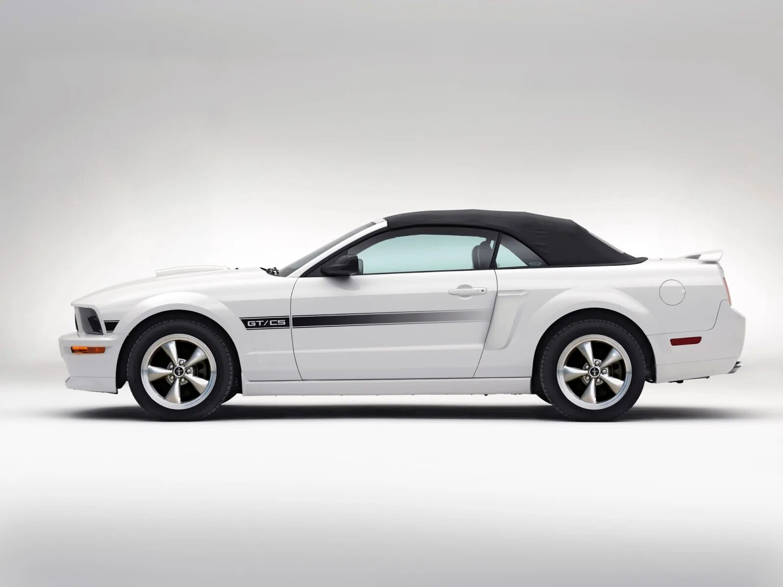 Картинки сбоку. 2007 Ford Mustang gt California Special. Форд Мустанг gt 500 сбоку. Ford Mustang боком. Ford Mustang gt 2005 с боку.