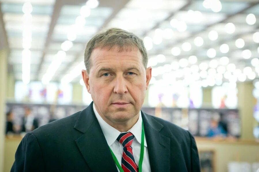 Andrey livejournal. Andrey livejournal. Самолет с мачтой наверху. Ночной порт новороссийск. Самолет и ветер.