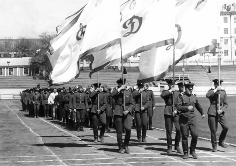 1923 год 18. 1954 всесоюзный парад физкультурников на стадионе "динамо". 1923 год 18. Московское динамо 1923. Театр петроград 1921 год.