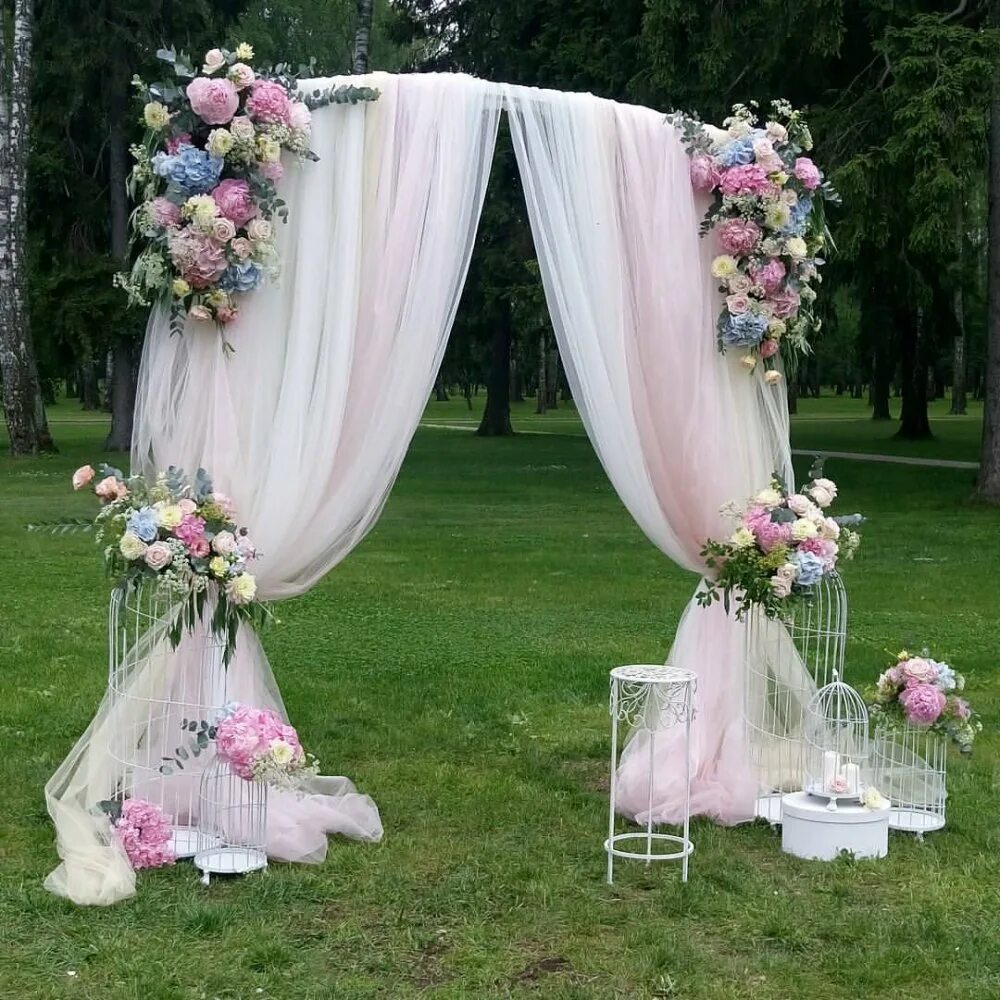 Выездная арка. Декор свадебной арки. Арка "Свадебная". Свадебные арки для выездной церемонии.