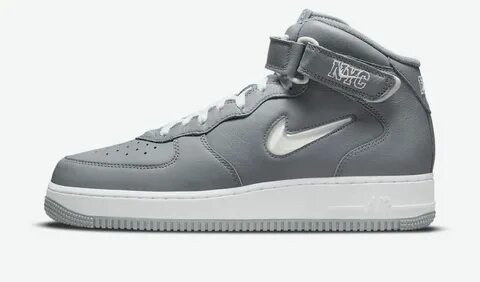 Nike air force qs