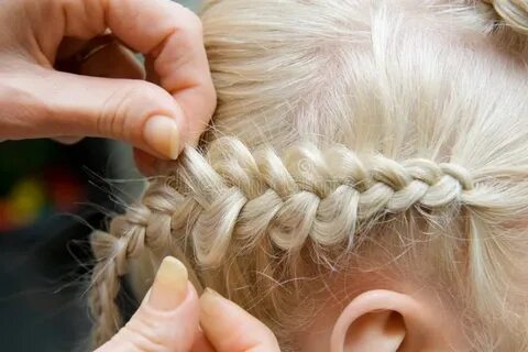 Зачем заплетать волосы