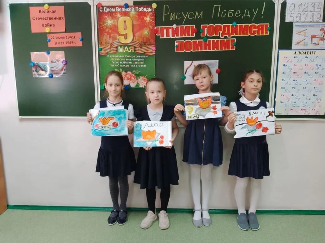 Дети рисуют на уроке. Дети на уроке изо. Групповой проект изо. Оборудование для изостудии. В 8 классе есть изо.