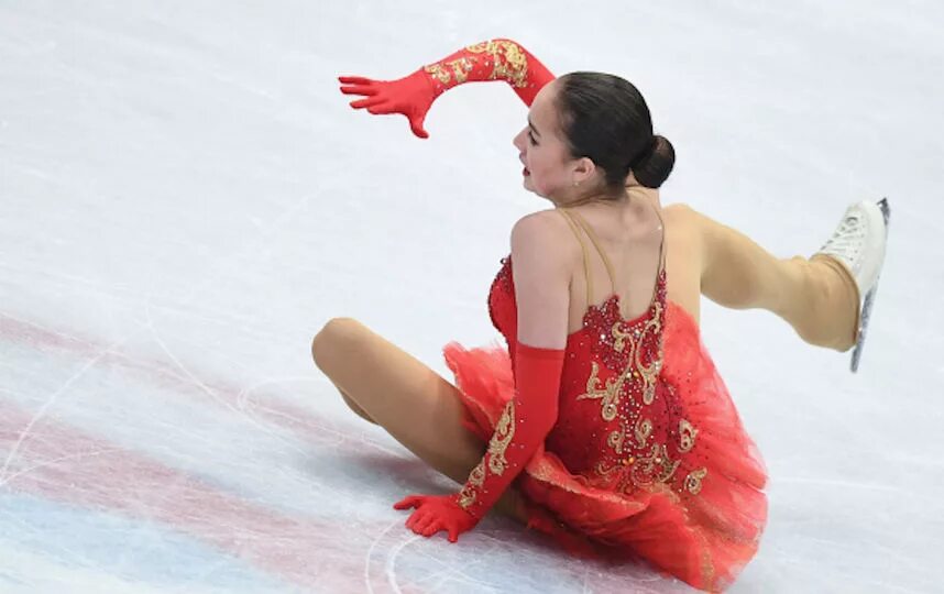 Алина загитова фигуристка олимпиада. Алина загитова пхенчхан 2018. Алина загитова олимпиада 2018 произвольная. Фигуристка алина загитова олимпиада 2018. Алина загитова неудачные фото.