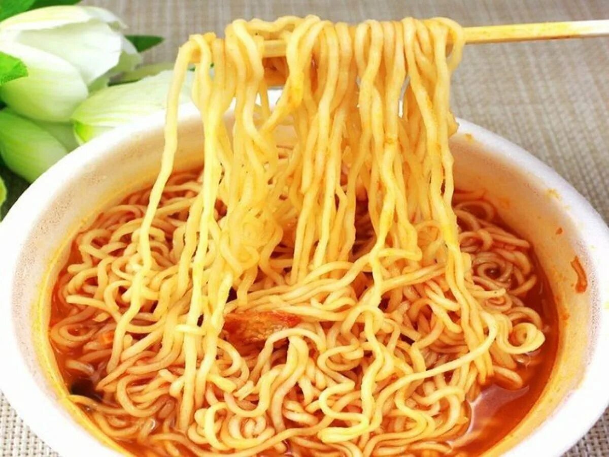 Китайская лапша instant Noodle. Китайские спагетти. Лапша быстрого приготовления макарон. Лапша быстрого приготовления спагетти. Крупная лапша