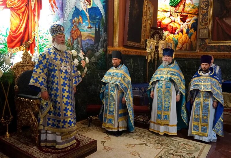 служба в церкви иркутск