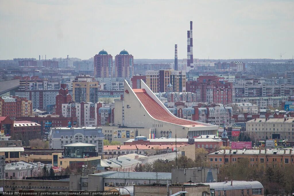 Высоко омск. Самое высокое здание в Омске. Самое высокое здание в Омске 2021. Музыкальный театр в Омске высота. Крыша музыкального театра Омск.