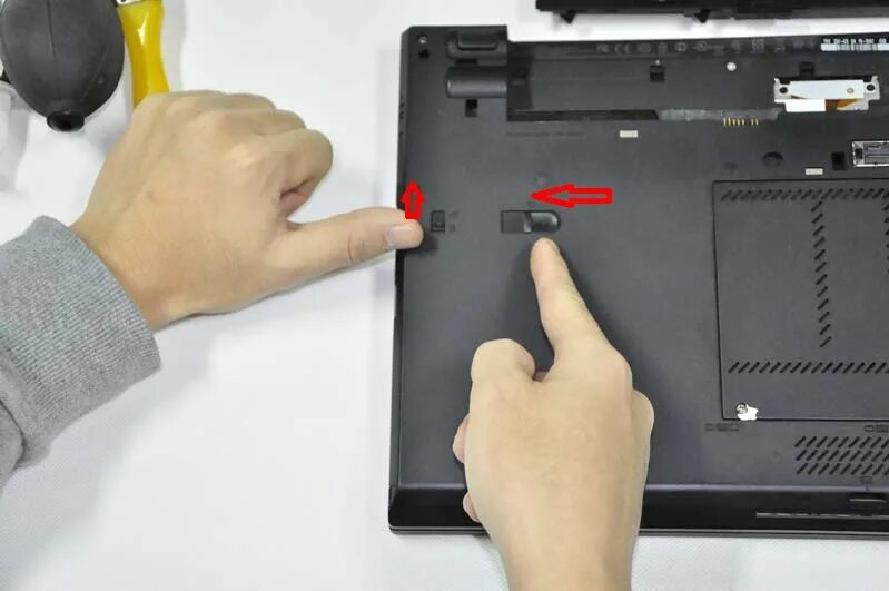 Как вытащить батарею из ноутбука. Lenovo t430. thinkpad x230 disassembly. достаем жесткий диск ноутбука thinkpad t14. lenovo t430 память.