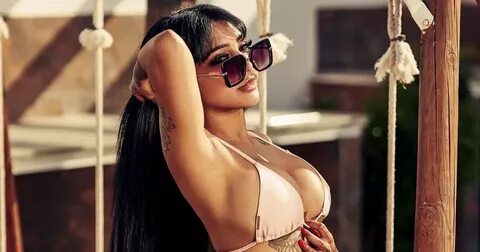 Yasmina khan