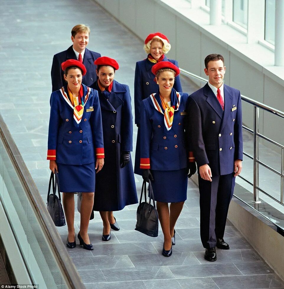 Id aeroflot. Авиакомпания Аэрофлот бортпроводники. Форма бортпроводников Эйр Франс 2023. Стюардессы авиакомпании Аэрофлот. Авиакомпания Аэрофлот форма бортпроводников.