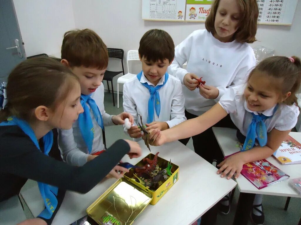 Школа волгоградский проспект. Alta School Казань. Частные школы в Волгограде. Сколиозная школа Волгоград. Частная школа альтернатива Минск.