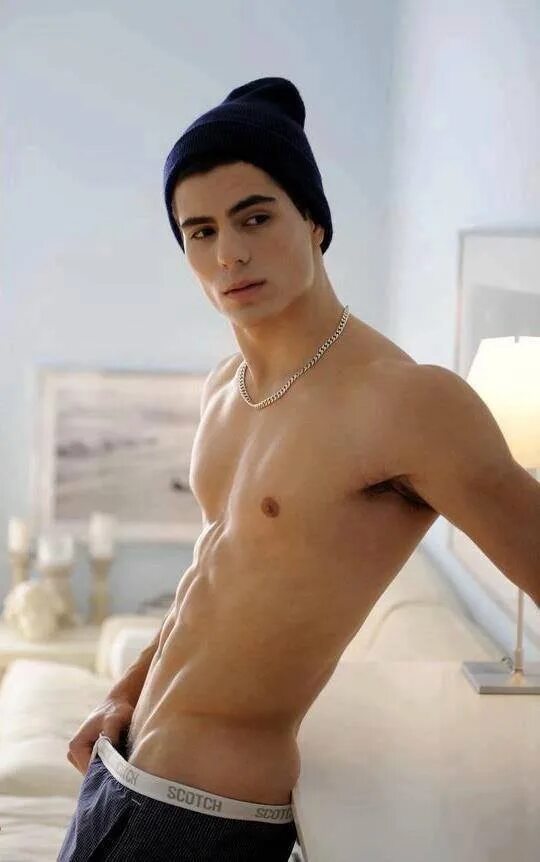 Мужик молодого пассива. Красивые сладкие мальчики. Luca & cooper coyle. Coyle twins торс. Мужик молодого пассива.