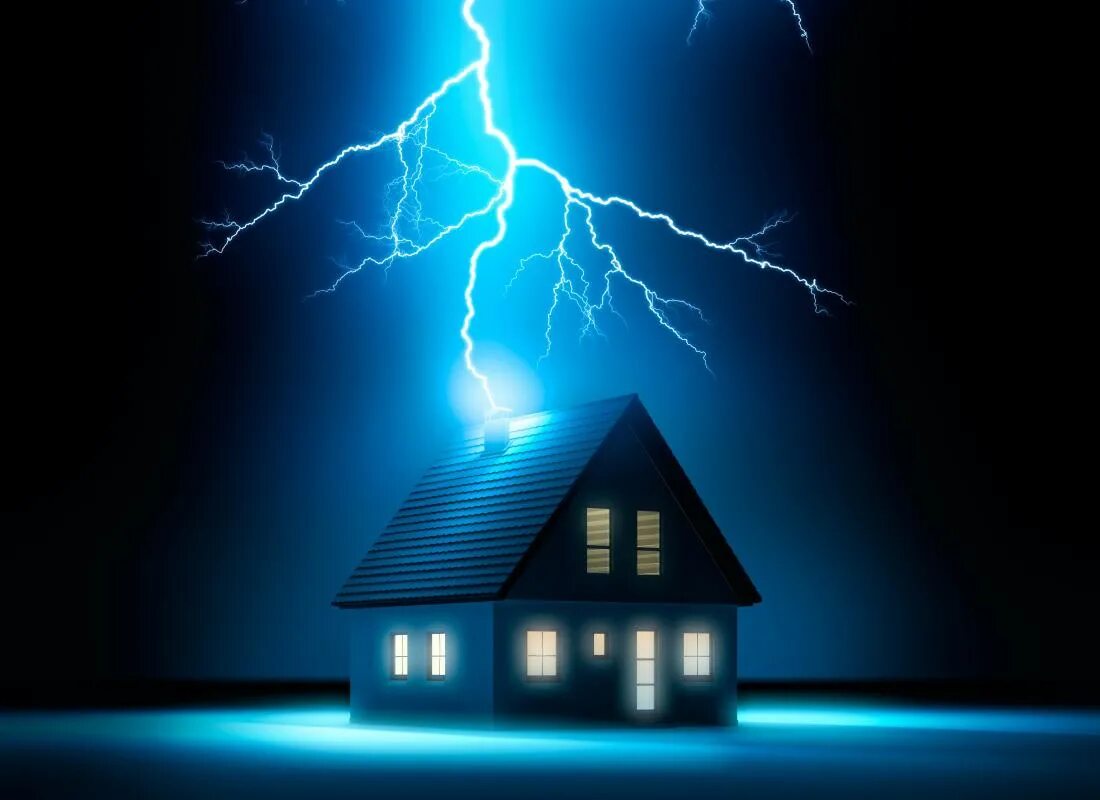 Защита дома слушать. Молния защита зданий. Молниеотвод. Защита дома. Молниеотвод картинка.