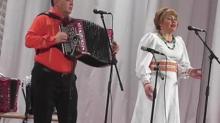 Песня на тропе что луной запорошена. Песня на тропе что луной запорошена. Слова песни по тропинке луной запорошенной. Песня по тропе. Песня на тропе что луной запорошена.