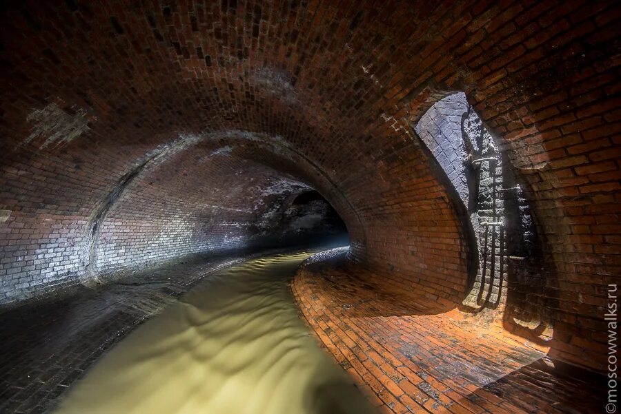 тропа гиляровского неглинка. река неглинка. коллектор реки неглинка. река в трубе в москве. неглинка коллектор.