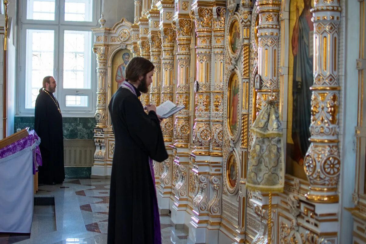 Утреня богослужение. Будничная утреня. Будничное богослужение. Будничная вечерня. Образы вечерни и утрени презентация 7 класс