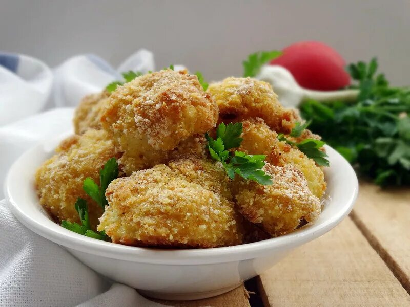 цветная капуста в панировке. жареная цветная капуста в кляре. цветная капуста в панировочных сухарях. постный кляр для рыбы. капуста в кляре и сухарях.