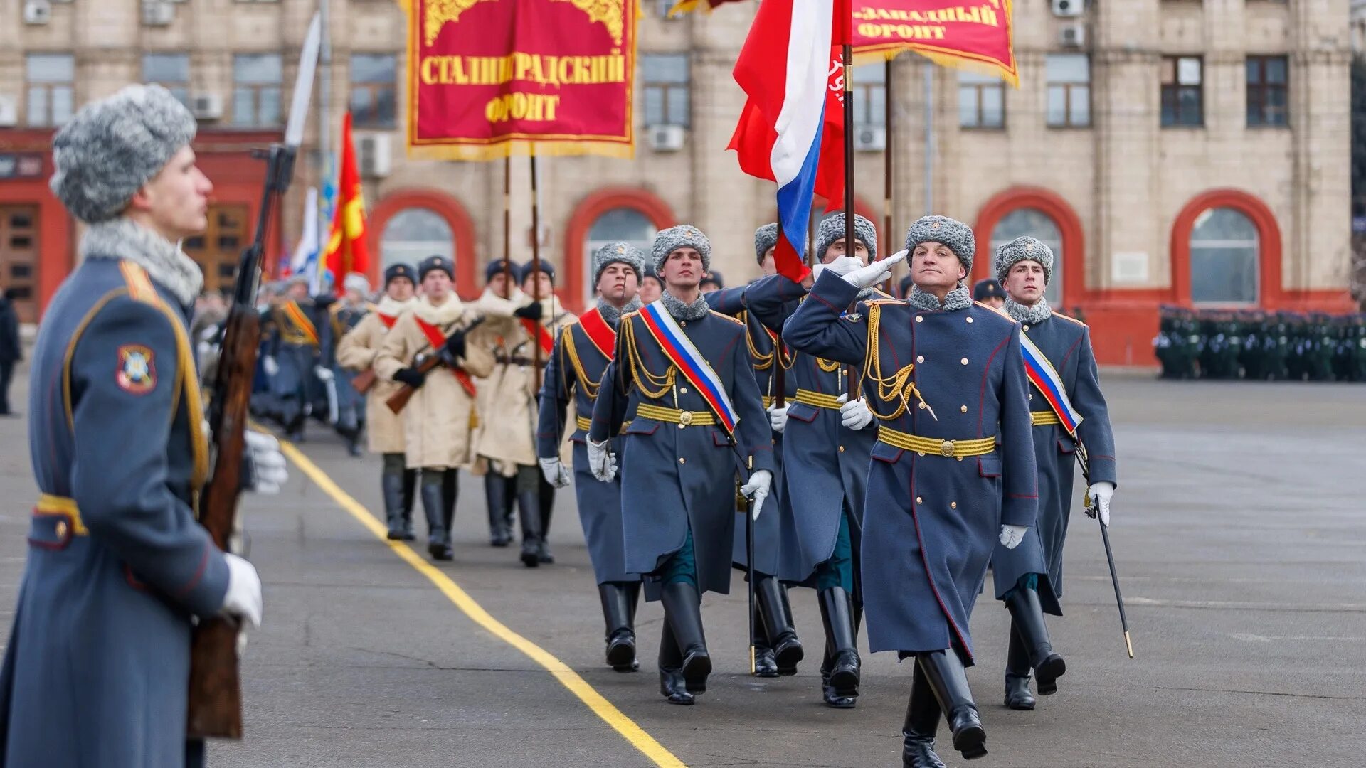 Где был парад. Парад победы. российская армия парад. парад 2025. парад в волгограде.