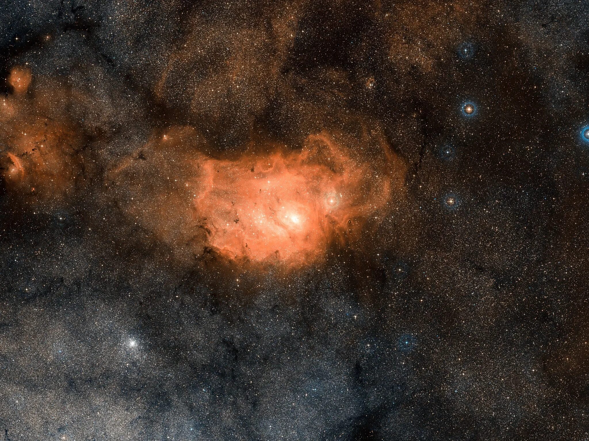 Туманность Лагуна Хаббл. Туманность м8 Лагуна в созвездии стрельца. Туманность Лагуна в созвездии стрельца NASA. Туманность Лагуна в телескоп. Новелла межзвездная