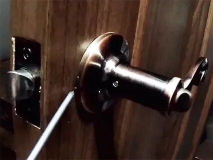 Разборка ручки межкомнатной двери