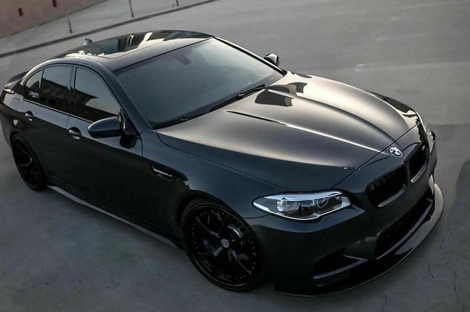 Bmw черная матовая. BMW m5 f10 Matte Black. BMW m5 f10 Black. БМВ черная матовая м5ю́. БМВ м5 2021 черная матовая.