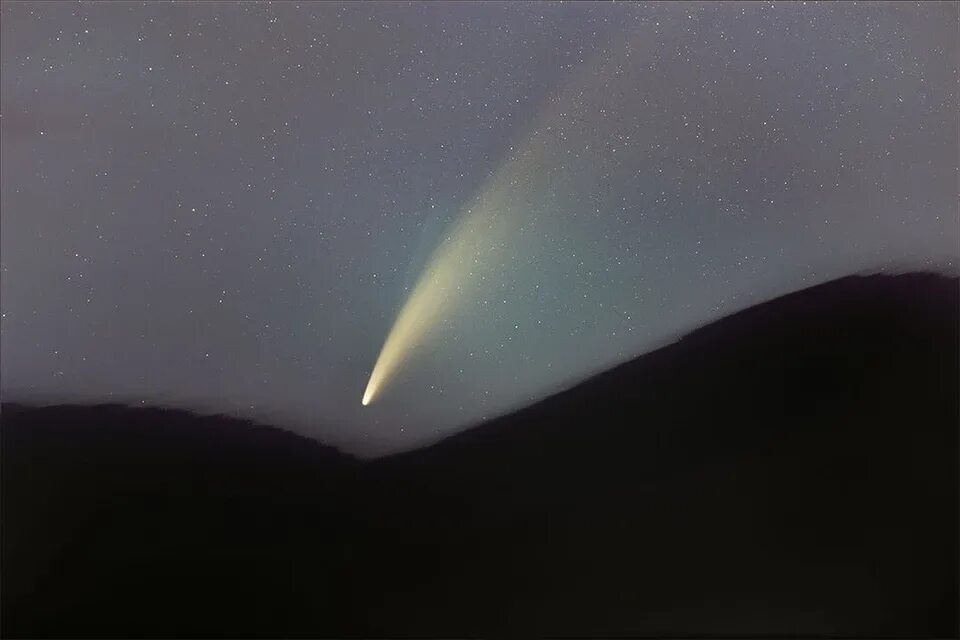 Комета дзинь шань атлас. Комета галлея 1996. комета neowise. семейства крейца кометы. комета в небе.