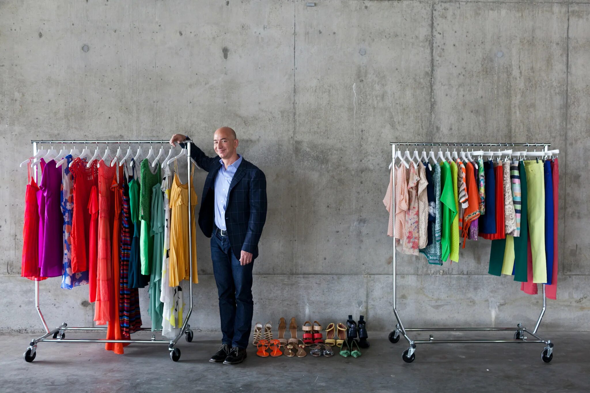 Свой бренд одежды с нуля. Фон для рекламы. Свой бренд одежды. Свой бренд одежды. Одежда под собственным брендом.