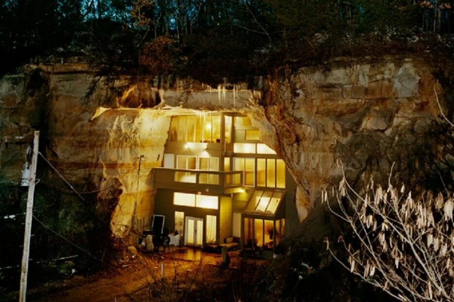 Cave home. Дом в пещере Фестус, Миссури. Дом в пещере. Подземные дома. Дома в пещерах.