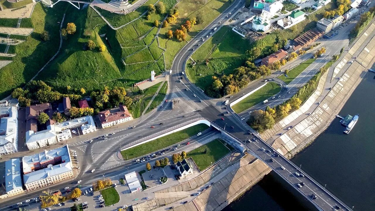 Съезд с Канавинского моста. Набережная от Борского моста до стрелки. Нижний Новгород Волжская столица транспортных магистралей. Нижний Новгород набережная новый мост. Сайт магистраль нижний новгород