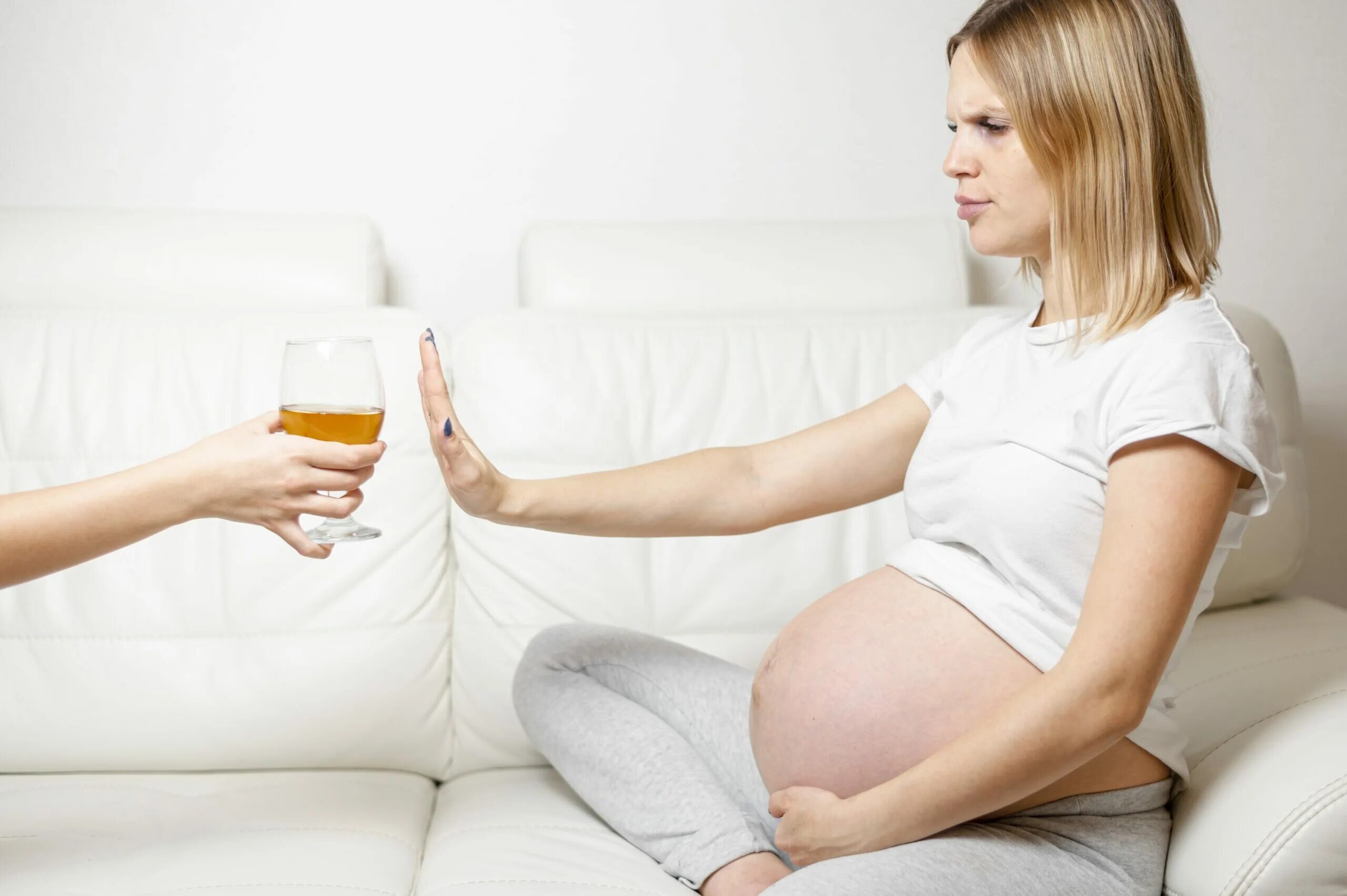 Беременна. Алкоголь и беременность.