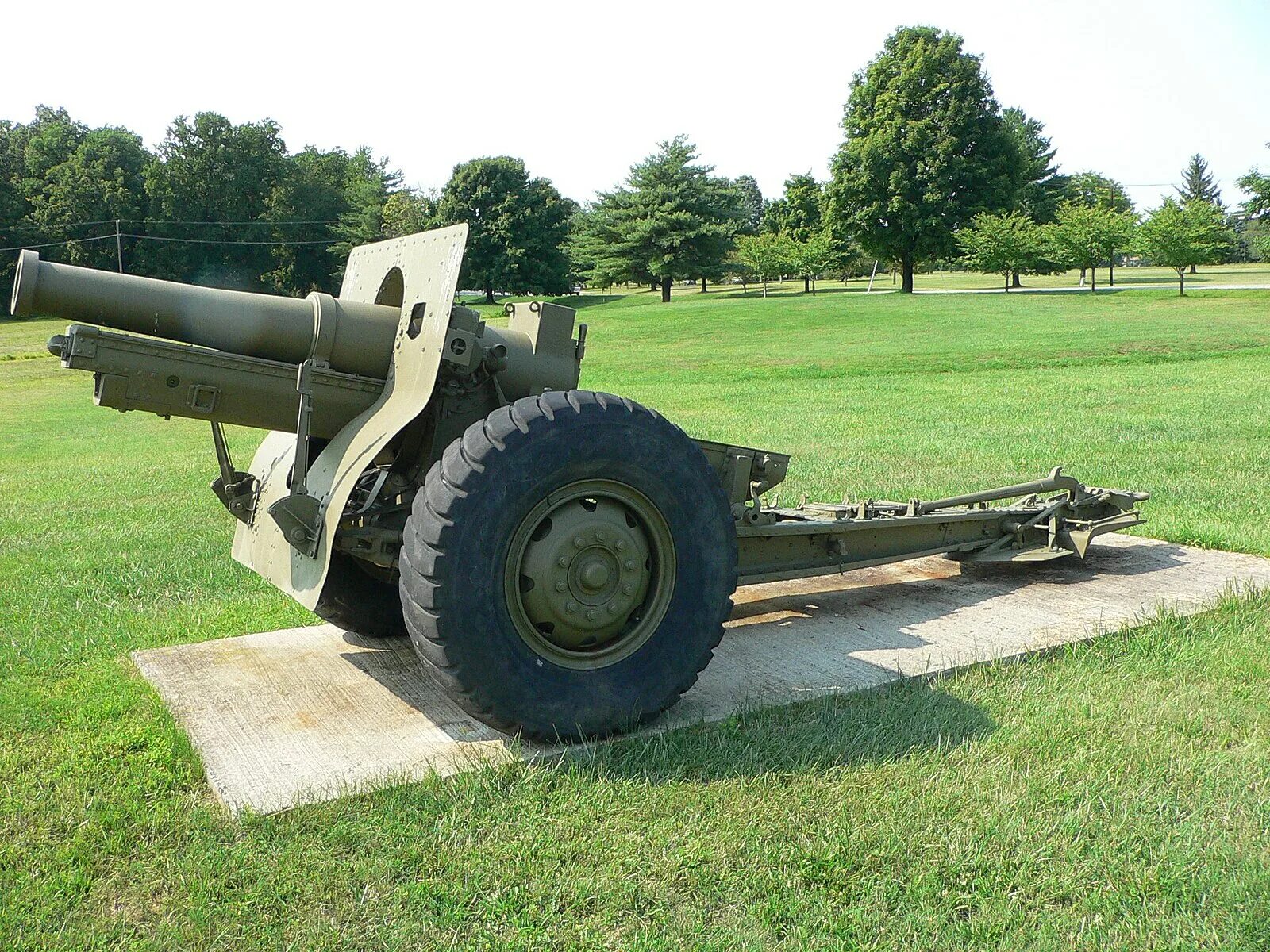 105 мм орудие. Гаубица 10,5 cm lefh 18. 105 мм м2а1. 105-мм howitzer m101. 105 мм орудие.