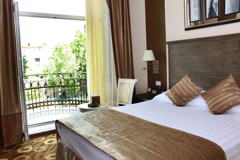 Гостиница кавказ кисловодск. Отель кавказ. Панорама резорт ереван. Imperial palace hotel ереван. Эребуни отель в ереване.