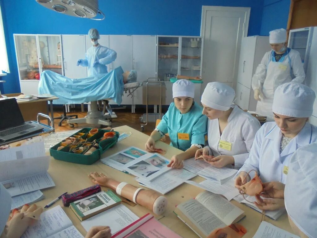 Колледж мид. Рославль медицинский колледж. Фергана медицинский колледж. Рославльский медицинский техникум. Медицинские колледжи техникумы.