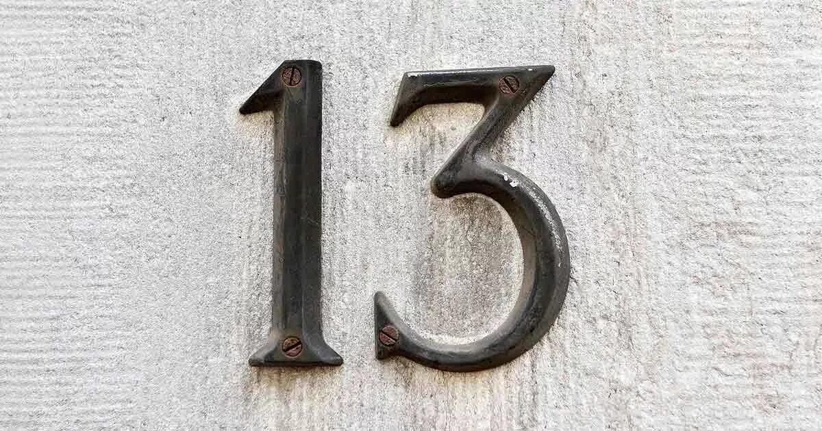 13 число дом. Цифра 13. красивая цифра 13. красивое число 13. цифра 13 картинка.