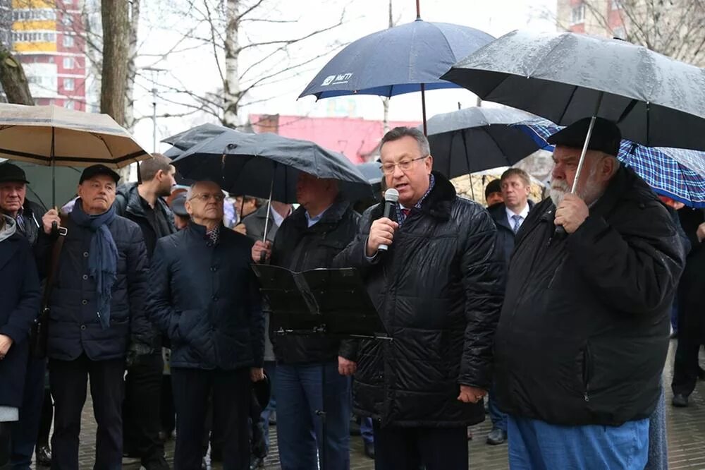 образ первомайской демонстрации. события в ижевске. ижевск население. мед класс ижевск. ижевск новости.