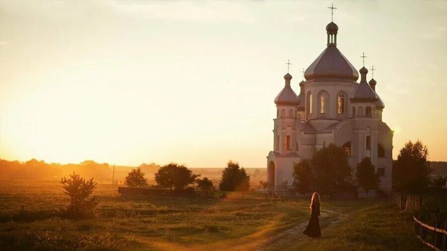 Возле церкви. Православная Церковь. Православие Эстетика храм. Дорога к храму. Храм дорога жизни