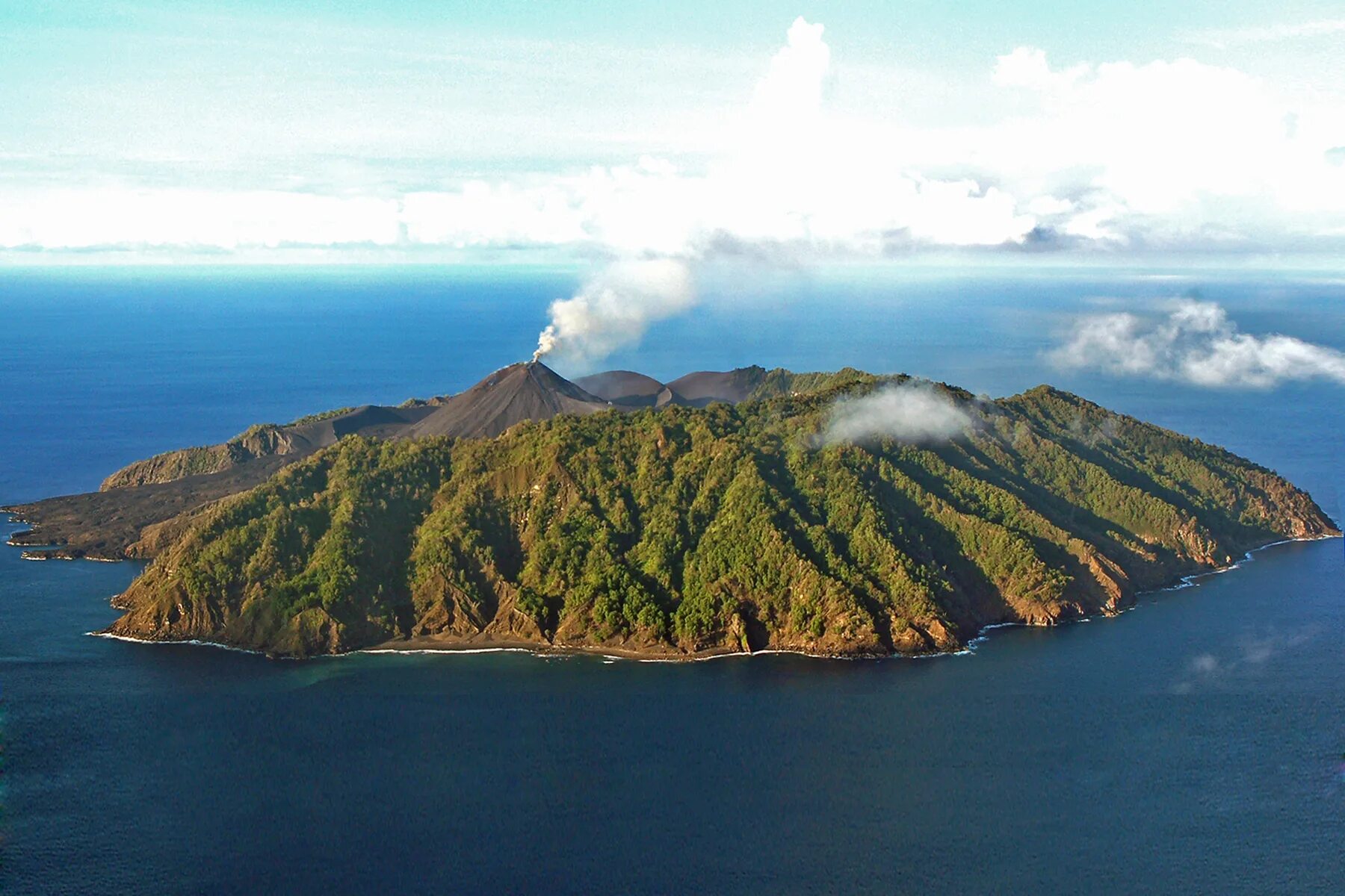 Which part of island of great. Баррен-Айленд. Баррен (Андаманские острова). Вулкан баррен. Вулкан Аогасима, Япония.