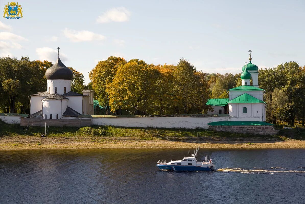 Река великая монастырь. Спасо-преображенский мирожский монастырь. спасо-преображенский мирожский монастырь псков. собор спасо-мирожского монастыря в пскове. спасо-преображенский собор мирожского монастыр.