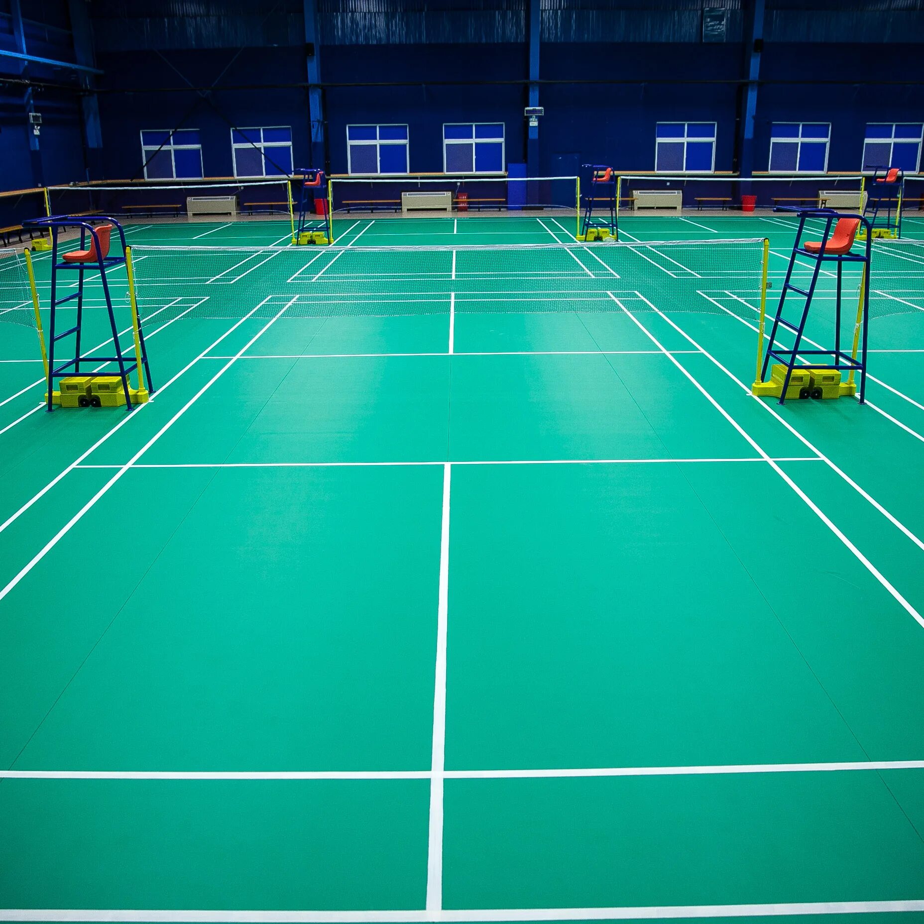 Корт Badminton. Поле для бадминтона. Площадка для бадминтона. Оборудование для бадминтона. Корт для бадминтона