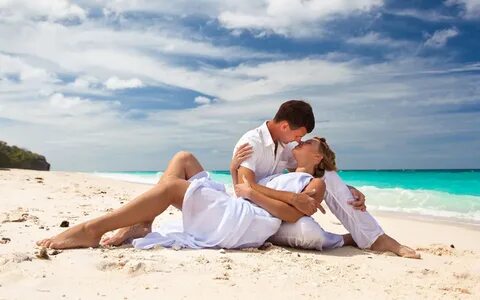 Love romance-kiss-summer-sea-beach-Romantic couple-HD Wallpapers for Mobile phon